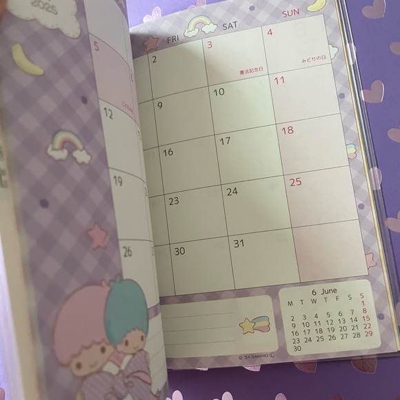 Sanrio Characters 2025 Datebok - Picture 8 of 11